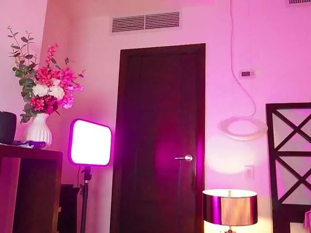 Offline LunaMystyque on BongaCams