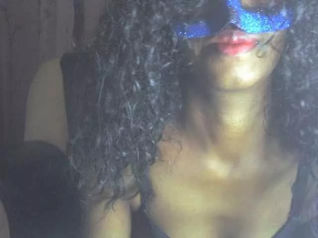 Maha19x on BongaCams