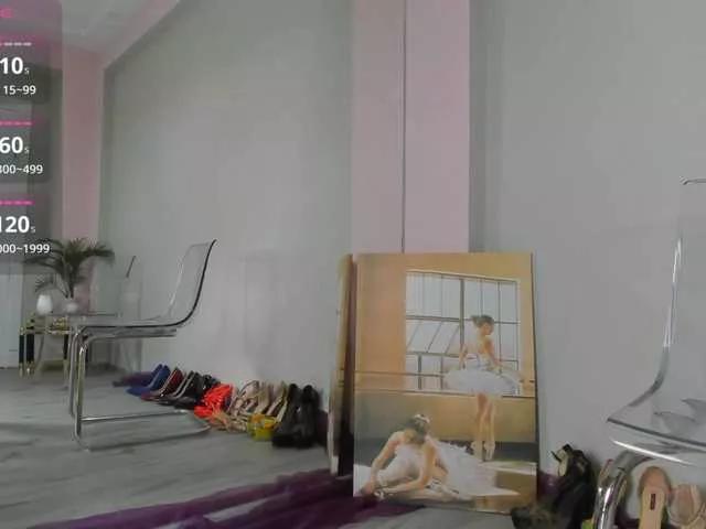 Maya-Hellen on BongaCams