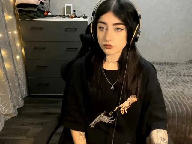 meowluly on BongaCams