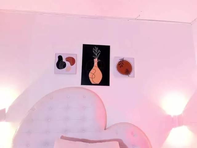 Freechat mhia-paris on BongaCams