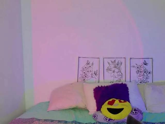 Freechat MIA-1L on BongaCams