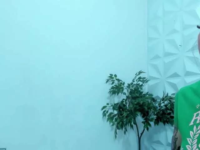 Offline Mia-Collivens on BongaCams