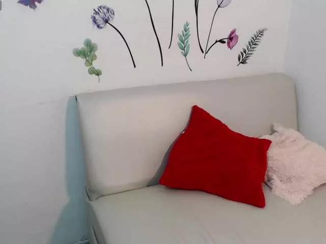 Freechat michell- on BongaCams