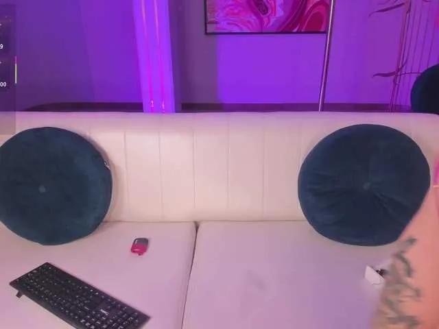 Freechat MilaLawrence on BongaCams