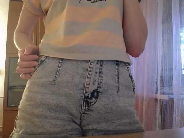 Freechat Mint-Lime on BongaCams