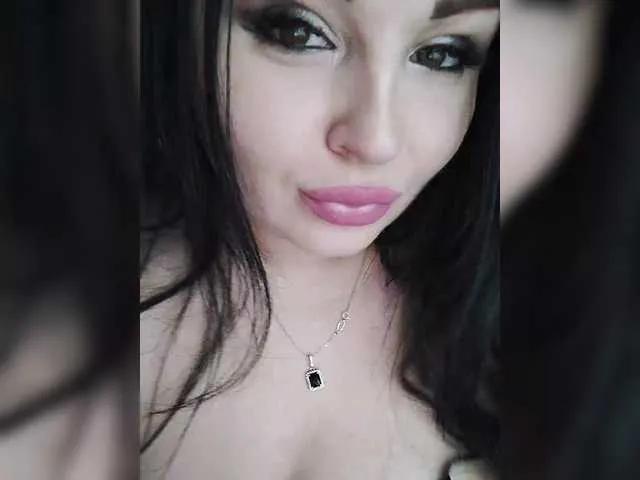 Offline Monica- on BongaCams