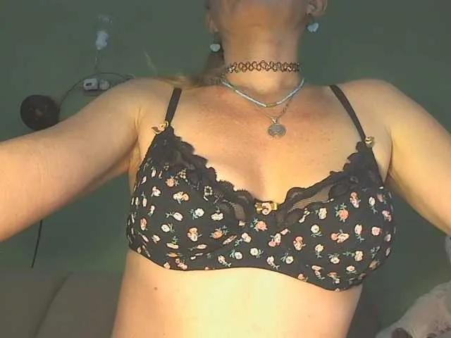 Offline MsPurrfect on BongaCams