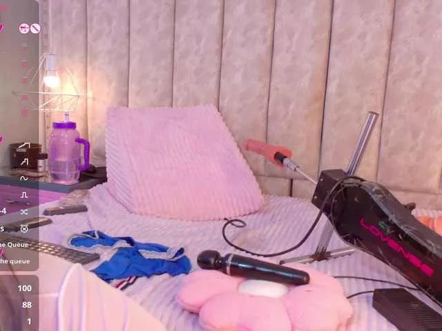 Offline NahiraFun on BongaCams