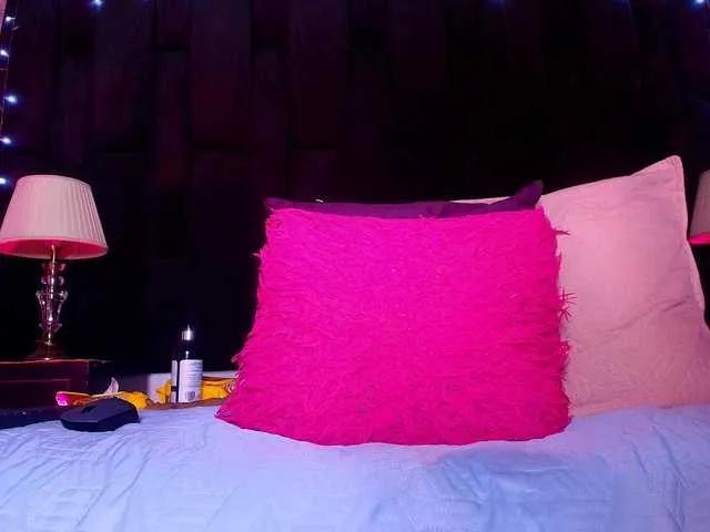 BongaCams naomi-k is Freechat naomi-k — I am very hot, so I want you to take control, for me to be the one who makes your wishes come true and let's play together without stopping, be honest, honey, that's what I want the most.