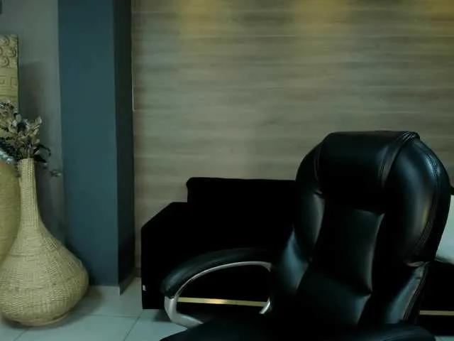 Offline NiaSalvatore on BongaCams