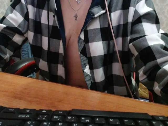 Offline Olik-Pisa on BongaCams