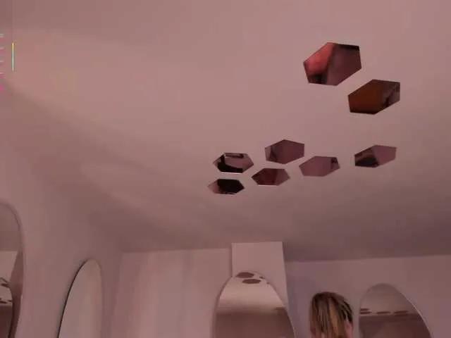 Freechat PaulinaSantos1 on BongaCams