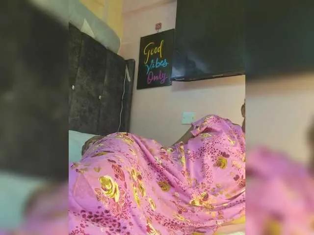 Offline Petite-mpenzi on BongaCams