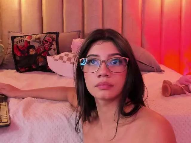 Freechat pikayle on BongaCams