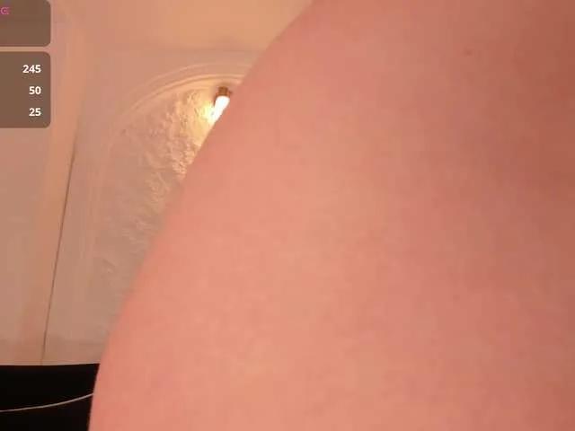 Offline RebeccaHudson on BongaCams