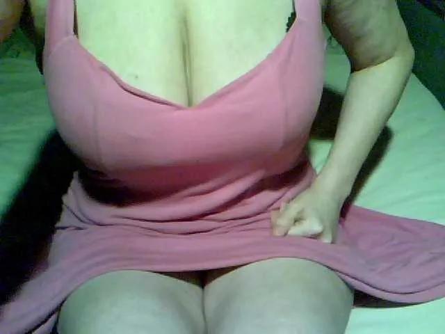 Offline redcherry on BongaCams