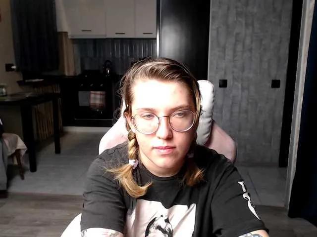 Offline Regimasmile on BongaCams