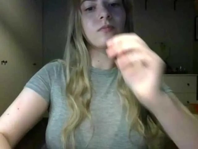 Freechat RosieJune on BongaCams