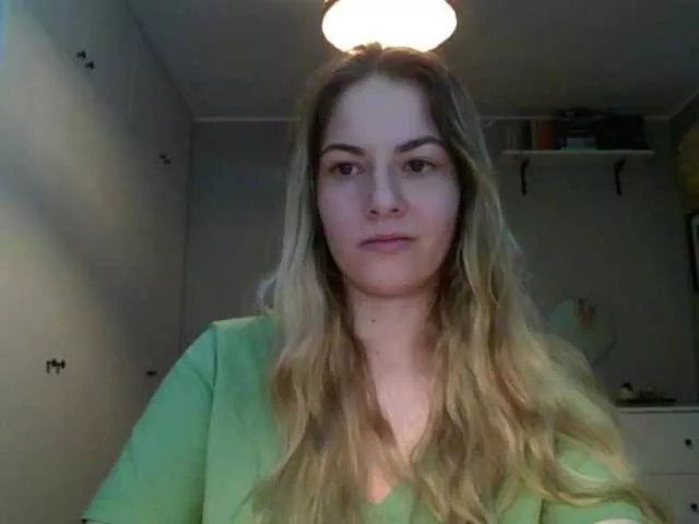 Freechat RosieJune on BongaCams