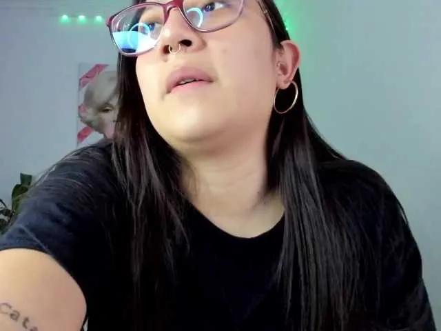 Freechat rouse-red on BongaCams