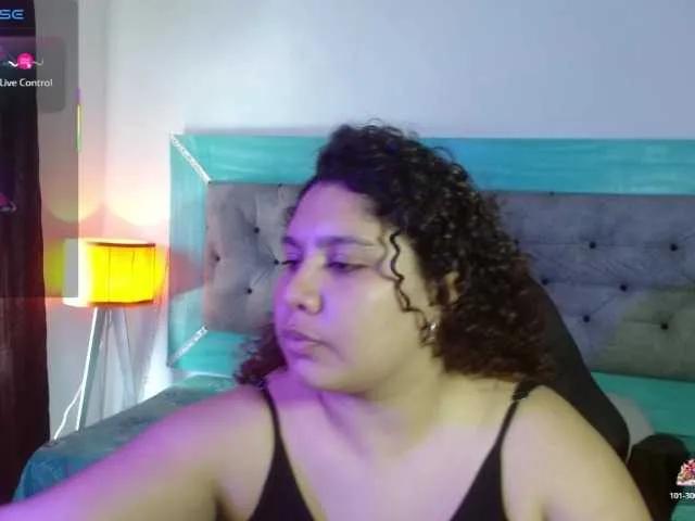 Freechat ROXIEE on BongaCams