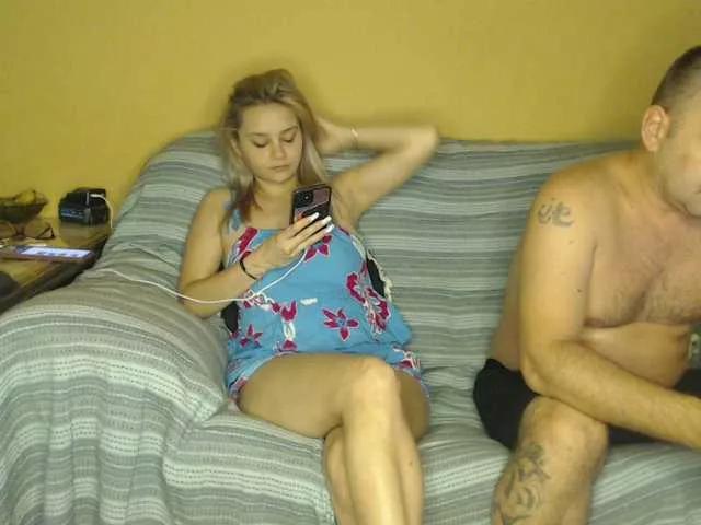 Freechat RuxandraDanny on BongaCams