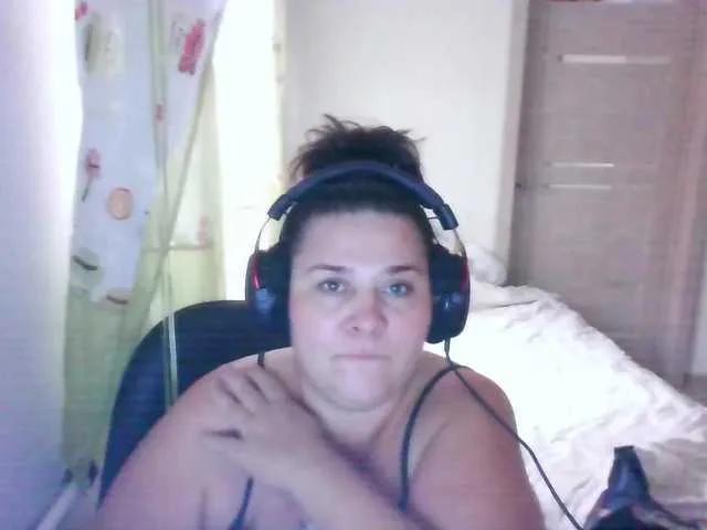 Offline sarrarey on BongaCams