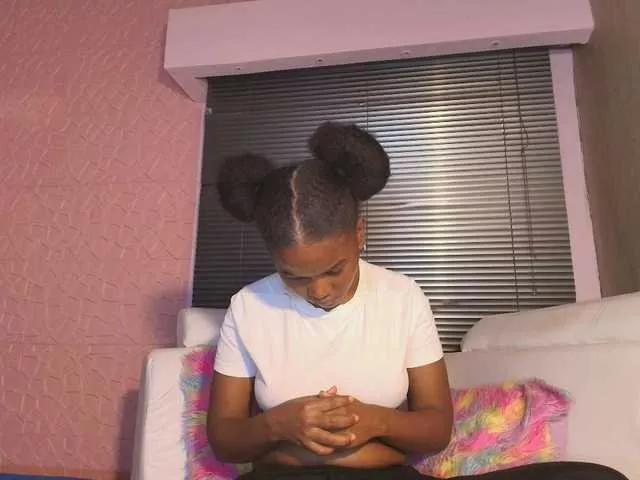 Freechat SashaLuxx on BongaCams