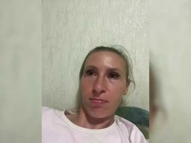 Offline Saveta on BongaCams