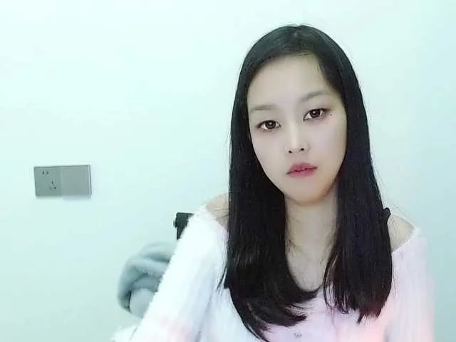 Selinababy99 —  I hope everyone will support me and help me get into the top 15 of the Queens of Queens. Thank you all @total  @remain 