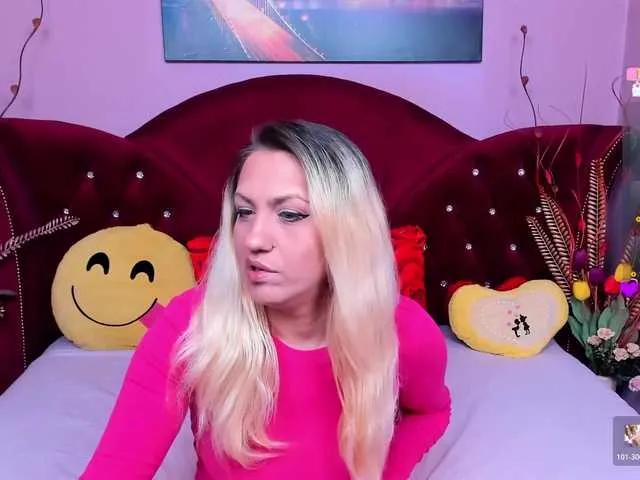 Freechat Sensualass77 on BongaCams