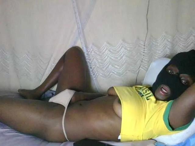 Sexymammy001 on BongaCams