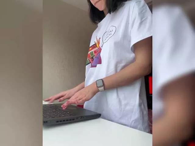 Freechat SexyMilf23 on BongaCams