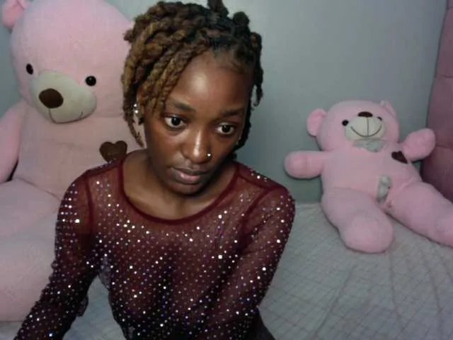 Freechat Slimdove on BongaCams