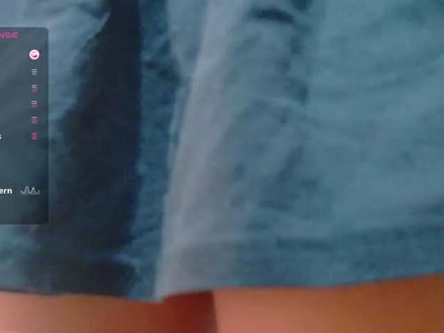 Offline slutlittlegir on BongaCams