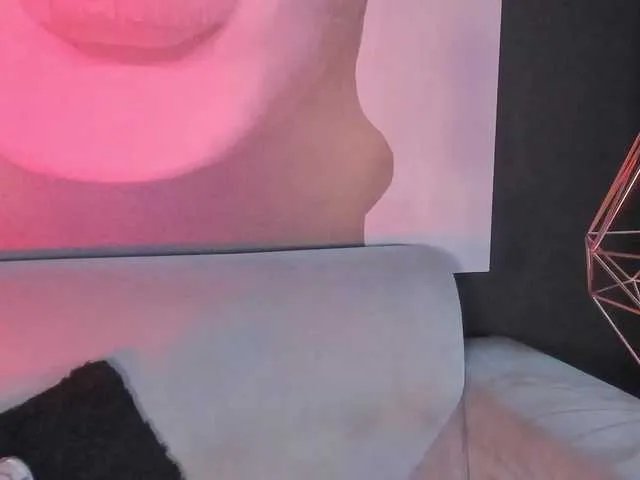 Offline SophiaaHill on BongaCams