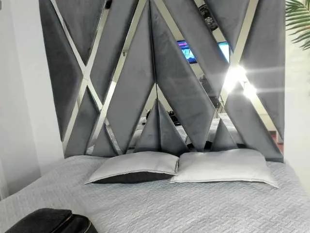 Offline strong-girl on BongaCams