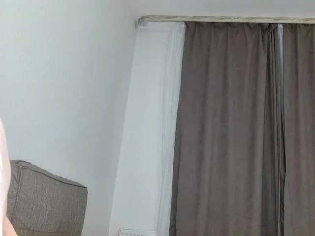 Offline SugarPeeach on BongaCams