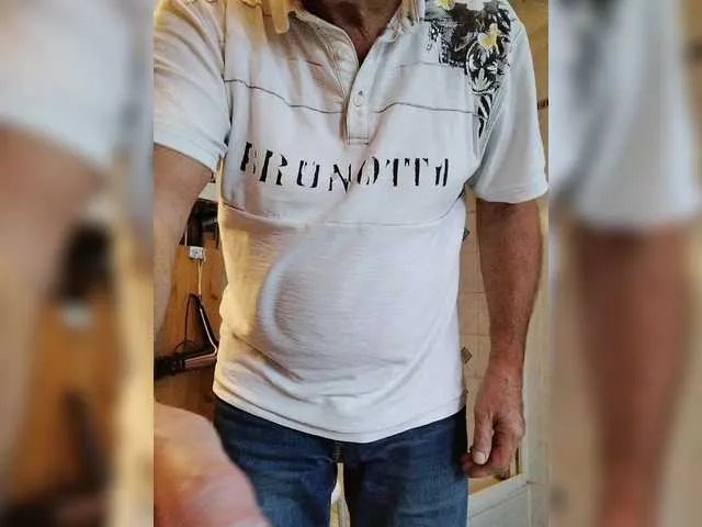 Offline Sunshine-Lady33 on BongaCams