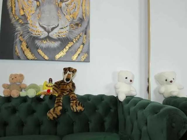 Offline SweetPrya on BongaCams