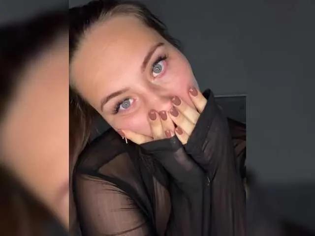 Offline SweetyW- on BongaCams