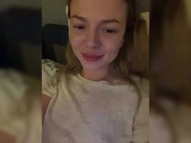 Offline wetLips on BongaCams