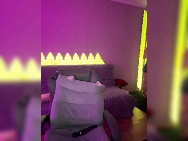 Offline whiteTEAa on BongaCams