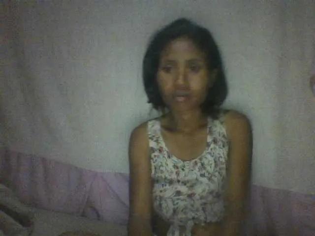 Offline YoungNatie on BongaCams