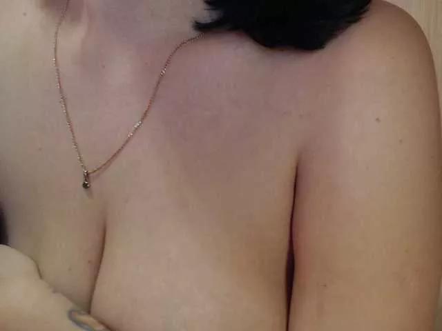 Freechat yuliyazai on BongaCams