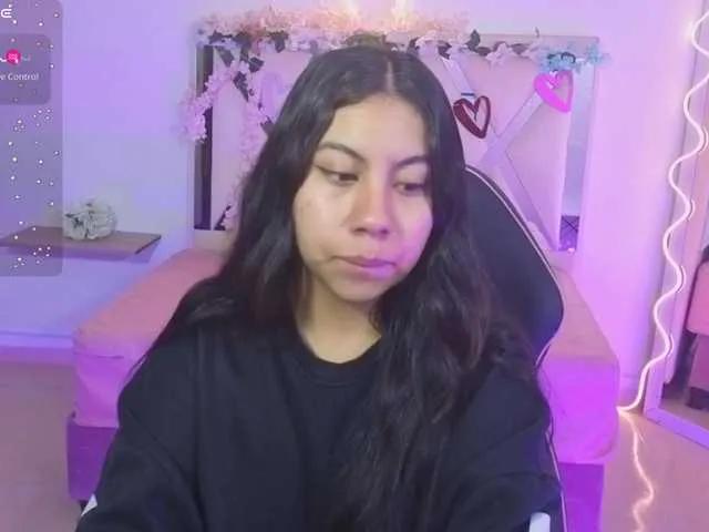 Offline ZURY-TAY on BongaCams