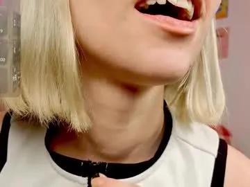 Private annietinky on Chaturbate