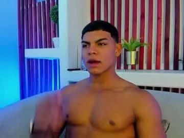 Freechat bruce_stroud on Chaturbate