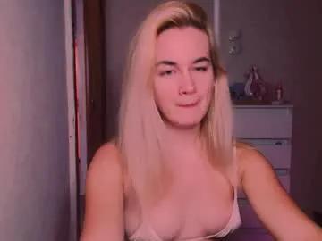 Freechat carinfox on Chaturbate
